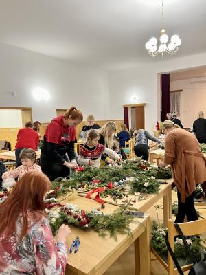 Adventní aranžování